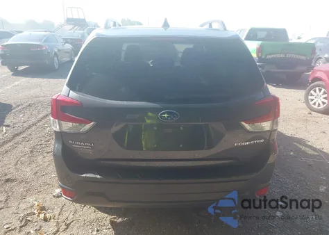 2020 Subaru Forester Premium z USA, uszkodzony, nr VIN JF2SKAJC8LH425975